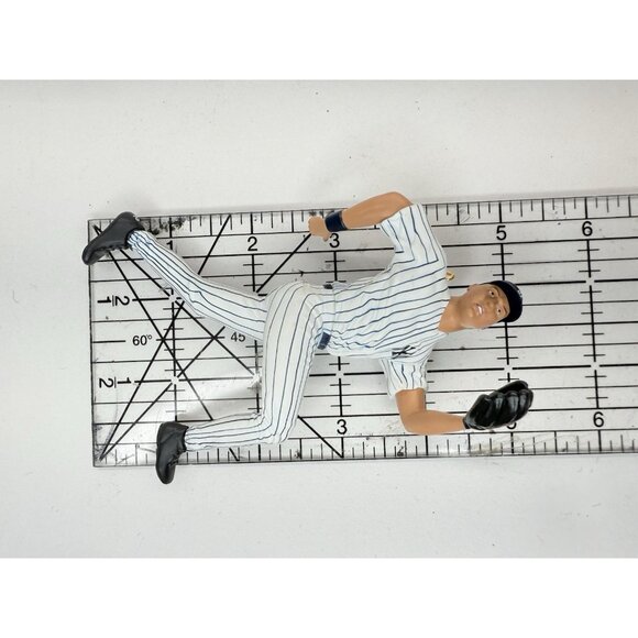 2 Hallmark Keepsake Ornaments Derek Jeter And George Brett At The Ballpark - Picture 7 of 12